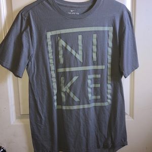 Men’s Nike shirt